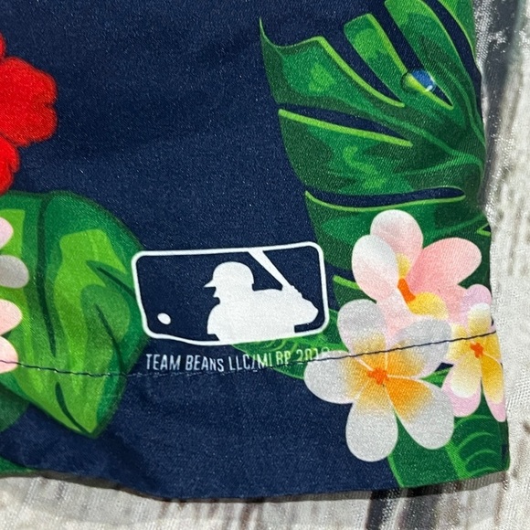 Boston Red Sox Floral MLB Baseball Womens Hawaiian Shorts - Picture 5 of 6